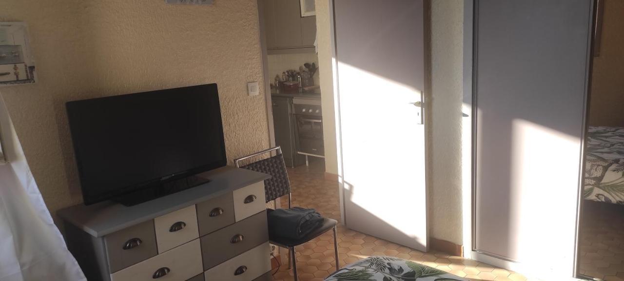 Les Casselas Appartement A 2 Pas De La Plage 생시프리앙 외부 사진